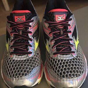 Mazuno Wave Creation 17 Women's Athletic Shoe Size 6.5